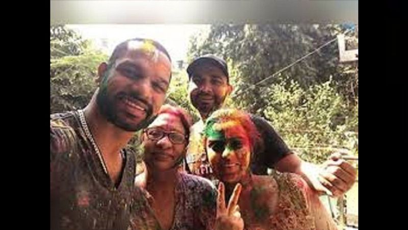 pictures of indian cricketers celebrating holi KPB