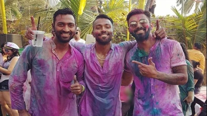 pictures of indian cricketers celebrating holi KPB