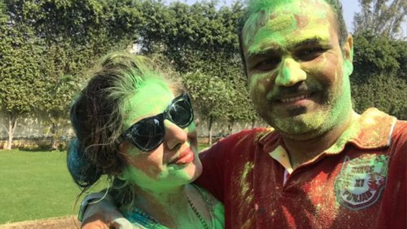 pictures of indian cricketers celebrating holi KPB