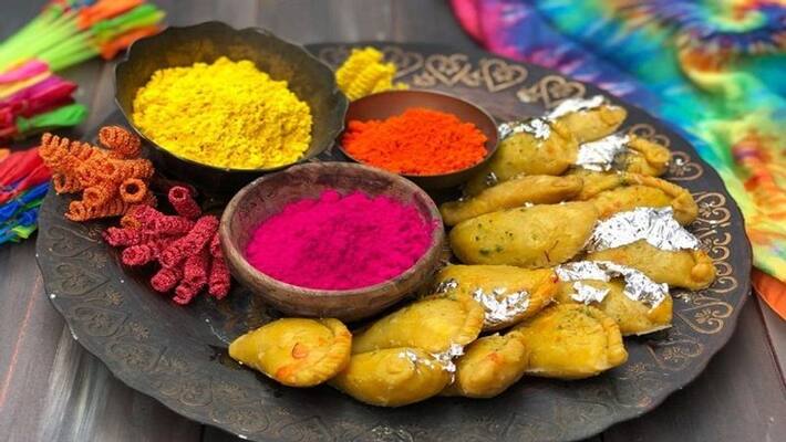 Make Gujiya on this Holi, know the recipe MJA Make Gujiya on this Holi, know the recipe MJA