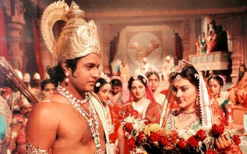 অরুণ জানিয়েছেন, রামায়ণ সিরিয়াল চলার সময়ে একাধিক নামকরা ম্যাগাজিন তাঁর এবং দীপিকা-র পিছনে পড়েছিল। তারা চেয়েছিল যাতে অরুণ ও দীপিকা তাদের হয়ে কিছু উত্তেজক ফোটোশ্যুট করেন। এর জন্য অকল্পনীয় অর্থের প্রলোভনও ওইসব ম্যাগাজিন থেকে দেওয়া হয়েছিল। অরুণ জানিয়েছেন, তিনি এবং দীপিকা কেউ-ই এই অফার গ্রহণ করেননি।
