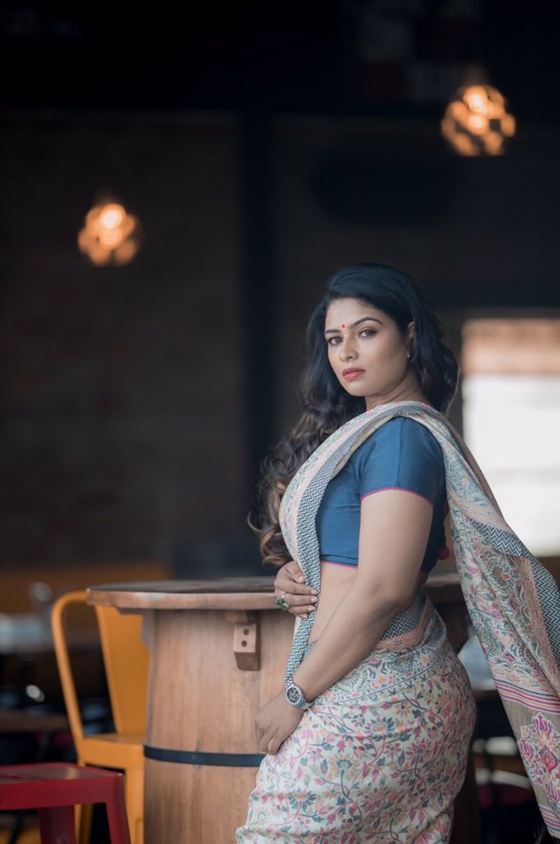 Anchor Maheswari Stunning Photo Gallery