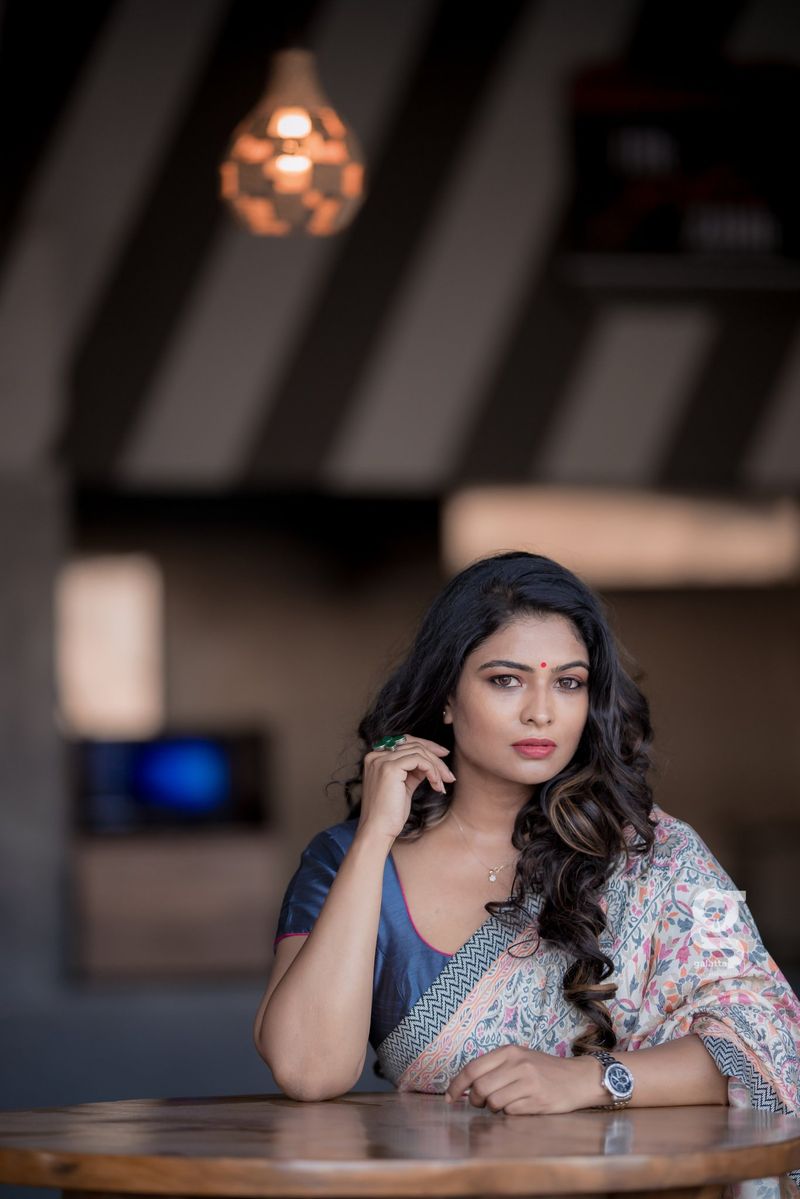 Anchor Maheswari Stunning Photo Gallery