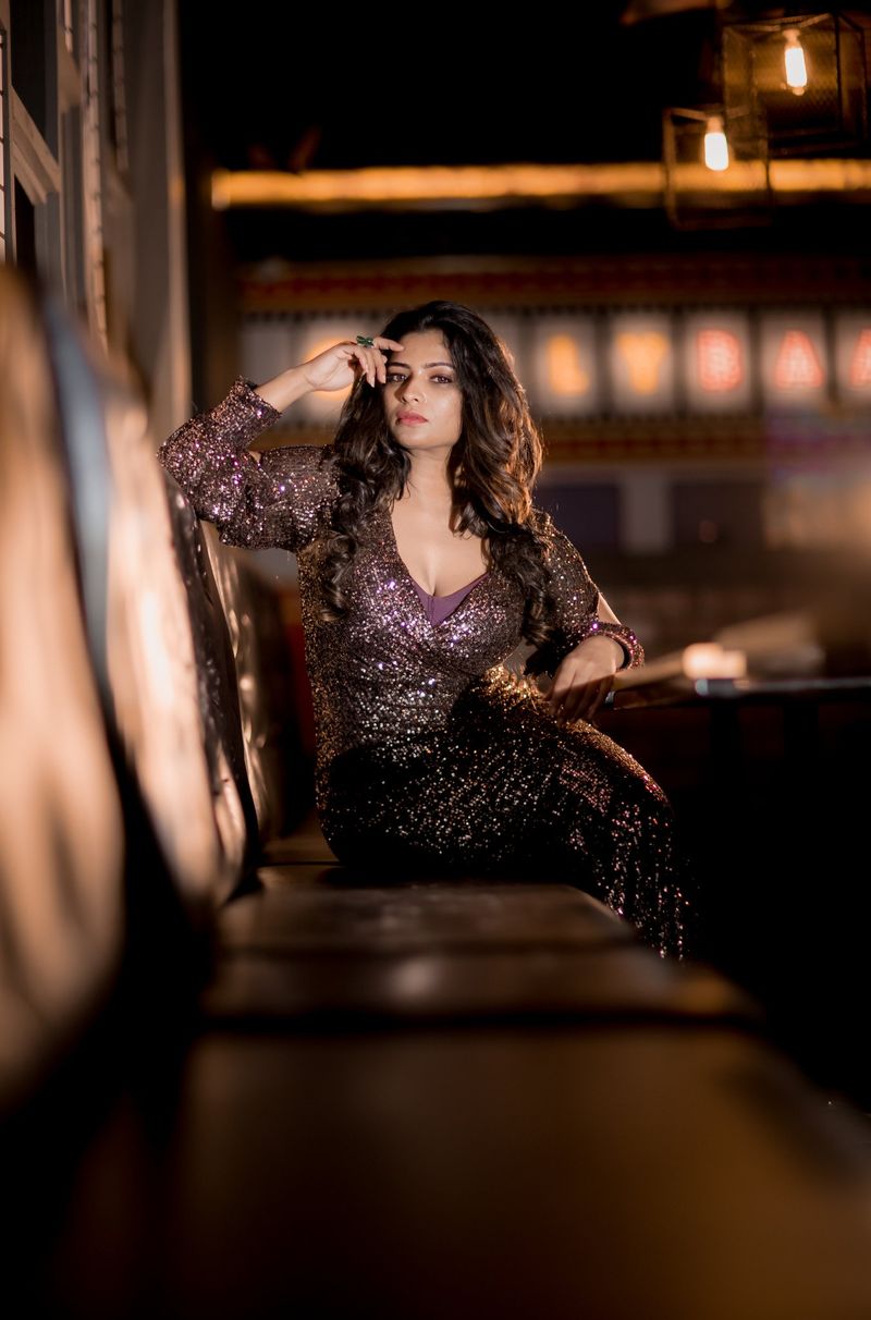Anchor Maheswari Stunning Photo Gallery