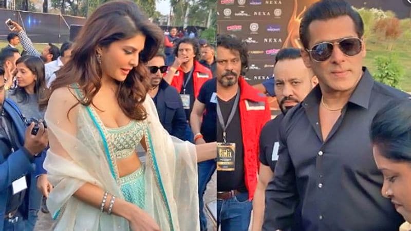 आयोजकों के मुताबिक, ‘‘मध्यप्रदेश के इंदौर और भोपाल में होने वाले इस अवॉर्ड्स के लिए नई तारीखों और योजना का ऐलान जल्द से जल्द किया जाएगा। हम पूरी ईमानदारी के साथ लोगों को हुई असुविधा के लिए खेद प्रकट करते हैं। हमें उम्मीद है कि सभी लोग हालात की संवेदनशीलता को समझ रहे होंगे।’’