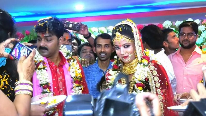 Pawan Singh Second Anniversary see his wedding album With wife jyoti singh KPY