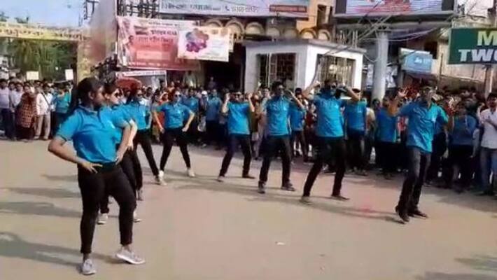 Doctors were dancing on the streets Doctors were dancing on the streets