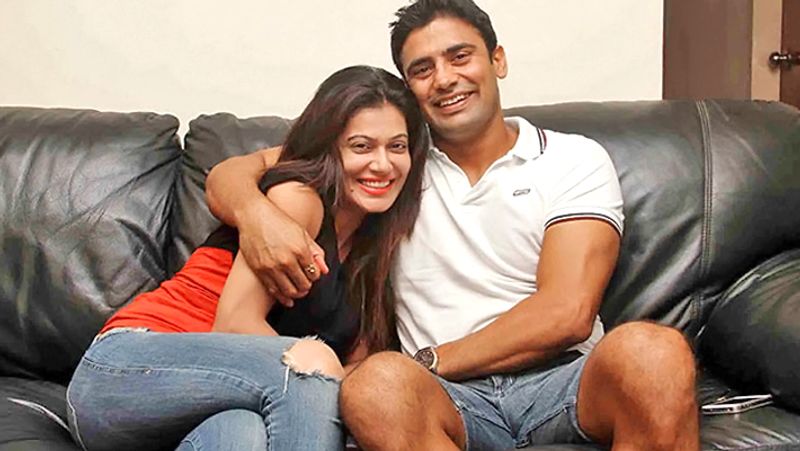 Payal Rohatgi Father Money Also Stuck in Yes Bank KPG