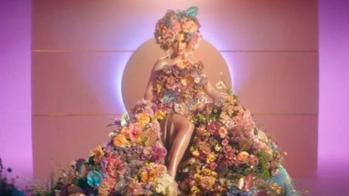 Katy Perry reveals her pregnancy in an unique way which stuns everyone Katy Perry reveals her pregnancy in an unique way which stuns everyone