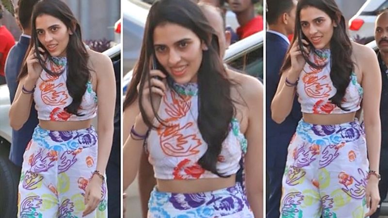 Priyanka chopra and other bollywood Celebs attend Isha Ambani Holi Party KPG
