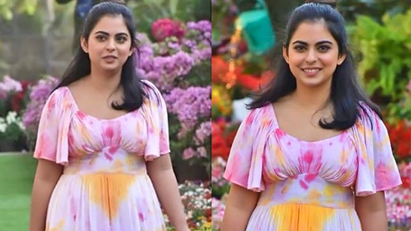 Priyanka chopra and other bollywood Celebs attend Isha Ambani Holi Party KPG