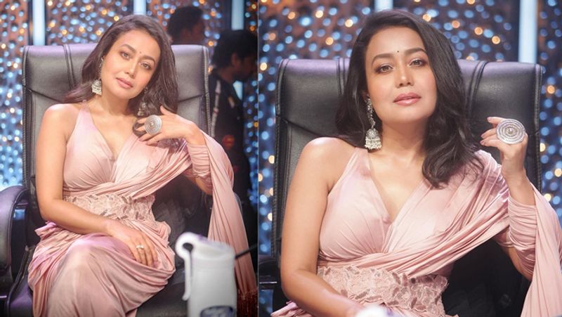 নেহা কক্কর মানেই এক হিটের ফর্মূলা। একাধিক গান গেয় সঙ্গীত প্রেমীদের মনে নিজের জায়গা করে নিয়েছেন নেহা।