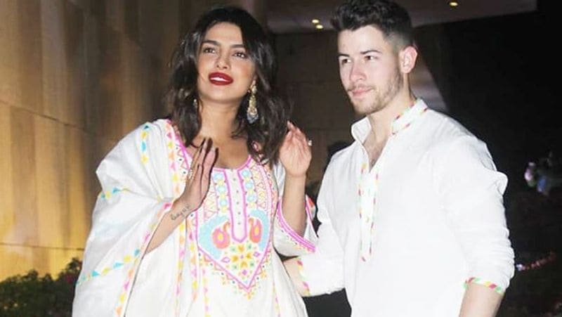 Holi 2020 Priyanka chopra And Nick Jonas Celebrated Holi At isha Ambani House See colorfull Pictures KPY