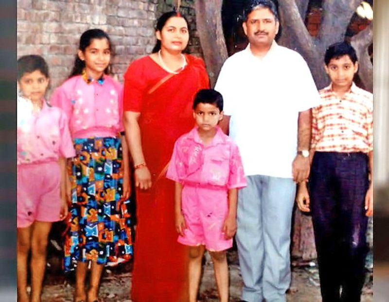 womens day 2020 four officers family siblings lokesh mishra yogesh madhvi and kshama ias ips success story kpt