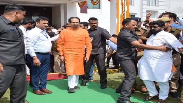 parted ways with bjp not hindutva says maharastra cm at ayodhya parted ways with bjp not hindutva says maharastra cm at ayodhya