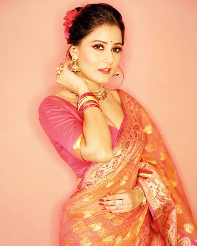 Archana guptaa