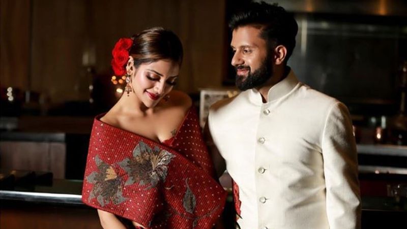 <p>নুসরত জাহান, প্রথম থেকেই যেন এই নামের সঙ্গে বিতর্ক শব্দতা অঙ্গাঙ্গিভাবে জড়িয়ে রয়েছে। নানা সময় নানা বিতর্কে উঠে এসেছে এই নাম। <br />
</p>