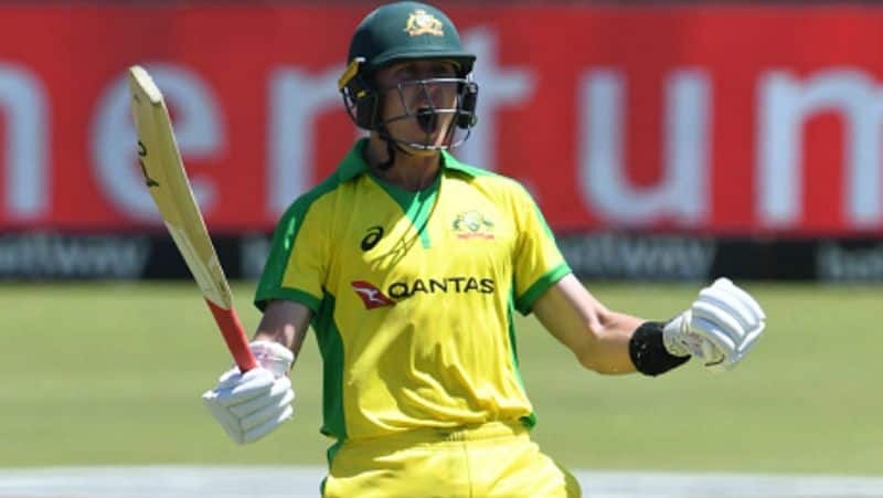 australia set easy target to new zealand in first odi