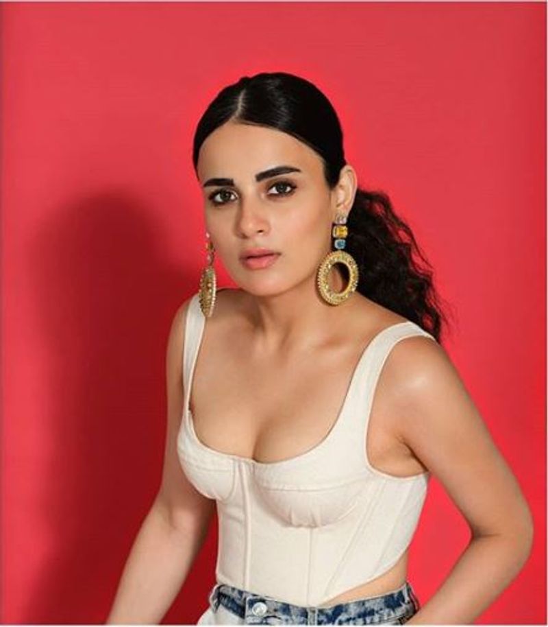 Radhika Madan asks women to not feel awkward with bra straps