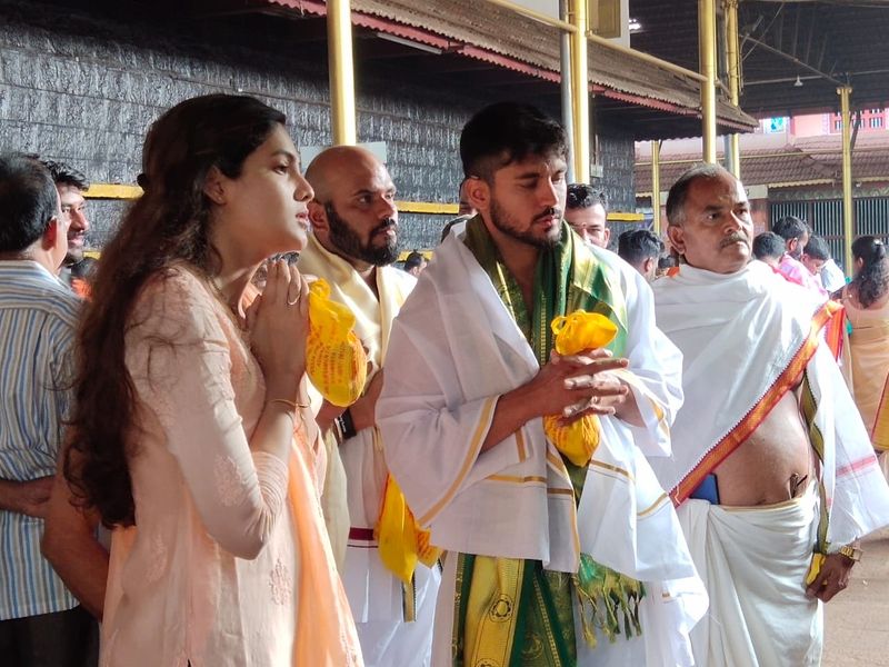 Team India Cricketer Manish Pandey offers prayer at Kukke Subramanya temple