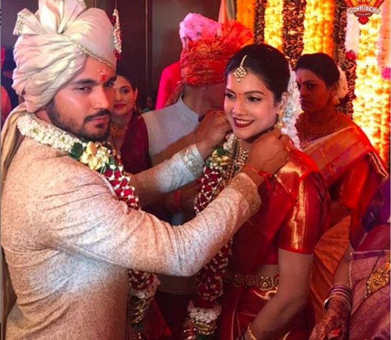 Team India Cricketer Manish Pandey offers prayer at Kukke Subramanya temple