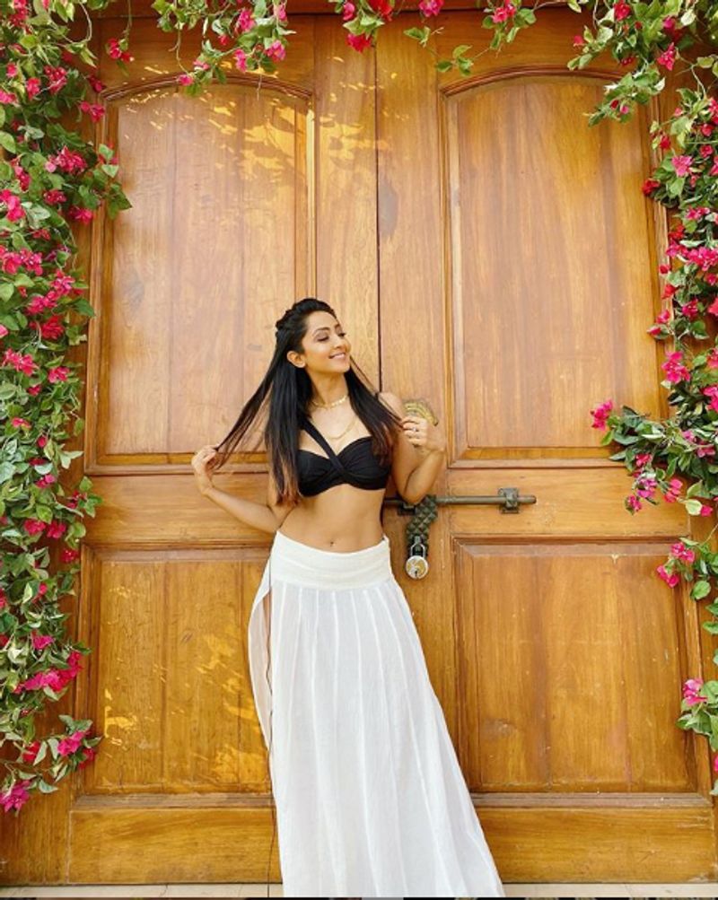 Kannada actress Aindrita Ray express happiness to work with Prem in premam poojyam vcs