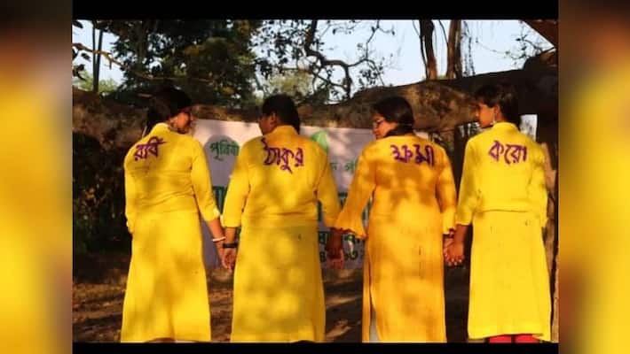 Howrah's 4 woman protest to rbu students indecent behavior Howrah's 4 woman protest to rbu students indecent behavior