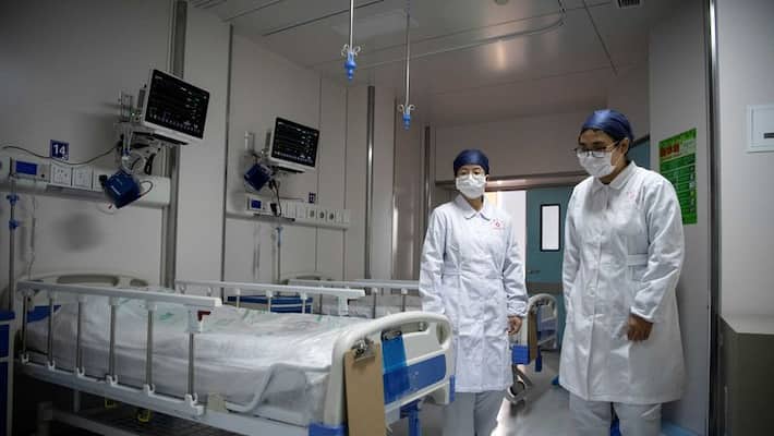 Coronavirus suspect jumps off Safdarjung Hospital building in Delhi Coronavirus suspect jumps off Safdarjung Hospital building in Delhi