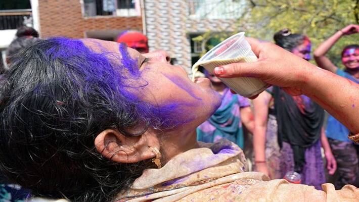 People often eat cannabis in Holi, know its 5 disadvantages People often eat cannabis in Holi, know its 5 disadvantages