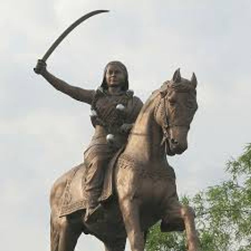 கிட்டூர் சின்னமா