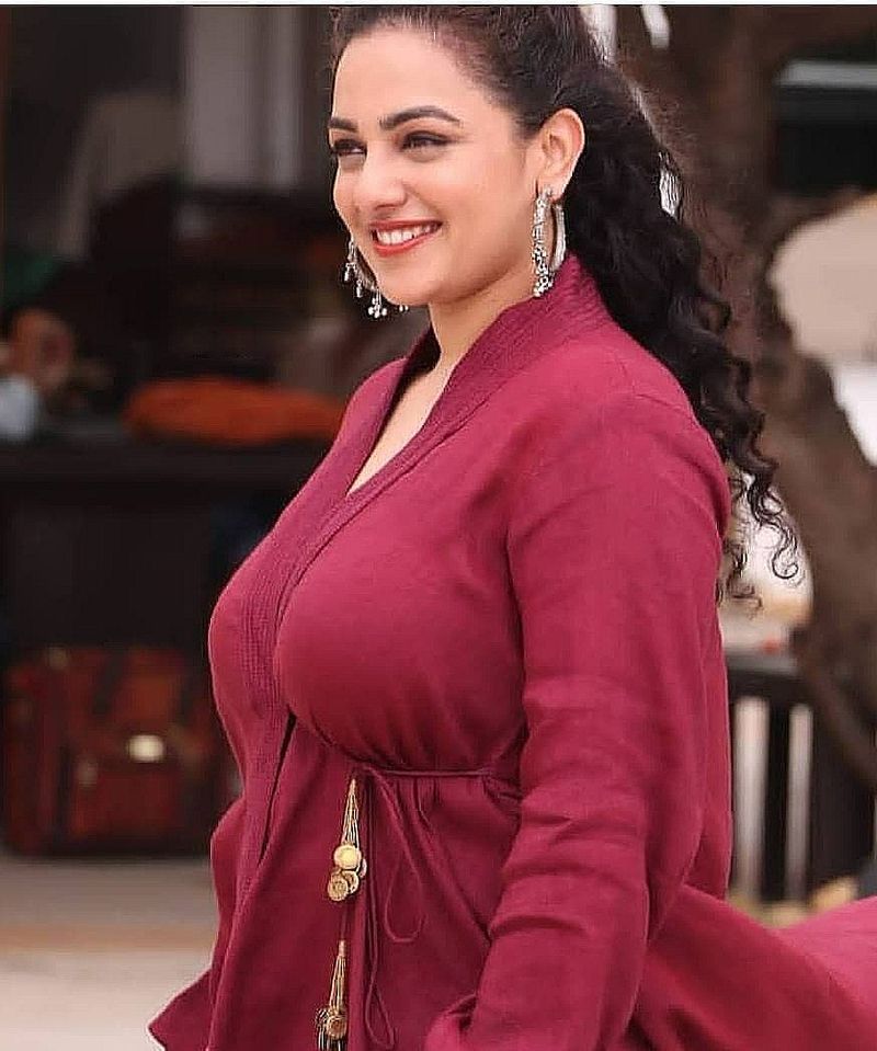 నిత్య మీనన్ : నటనకు మారుపేరుగా మారిపోయింది నిత్యామీనన్. నిత్యామీనన్ గ్లామర్ రోల్స్, బికినీ, ముద్దు సన్నివేశాలకు పూర్తిగా దూరం.
