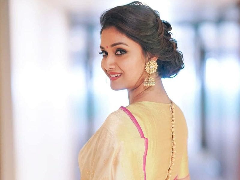 కీర్తి సురేష్ : మహానటి చిత్రంతో కీర్తి సురేష్ ఇమేజ్ దేశవ్యాప్తమైంది. హద్దులు దాటే గ్లామర్ రోల్స్ కి కీర్తి సురేష్ దూరం.