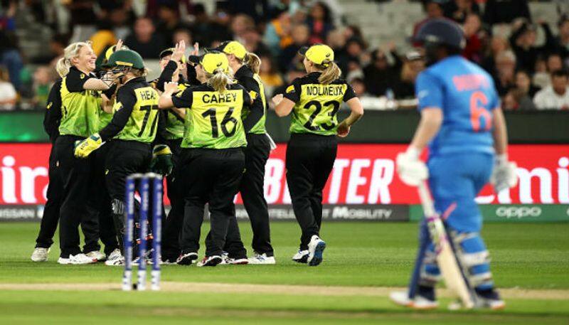 australia beat india and defend t20 world cup