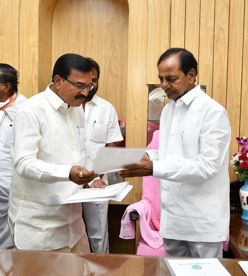 ముఖ్యమంత్రి కేసీఆర్ ను కలిసిన మంత్రి నిరంజన్ రెడ్డి