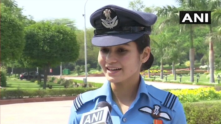 President Ramnath Kovind gave women honor to avani chaturvedi first indian woman pilot kpr