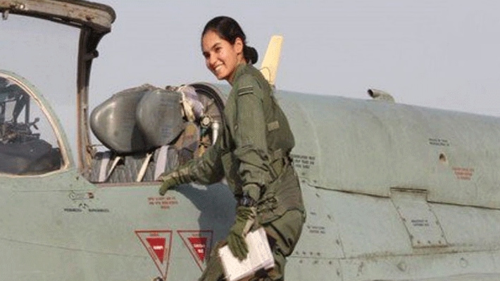 President Ramnath Kovind gave women honor to avani chaturvedi first indian woman pilot kpr