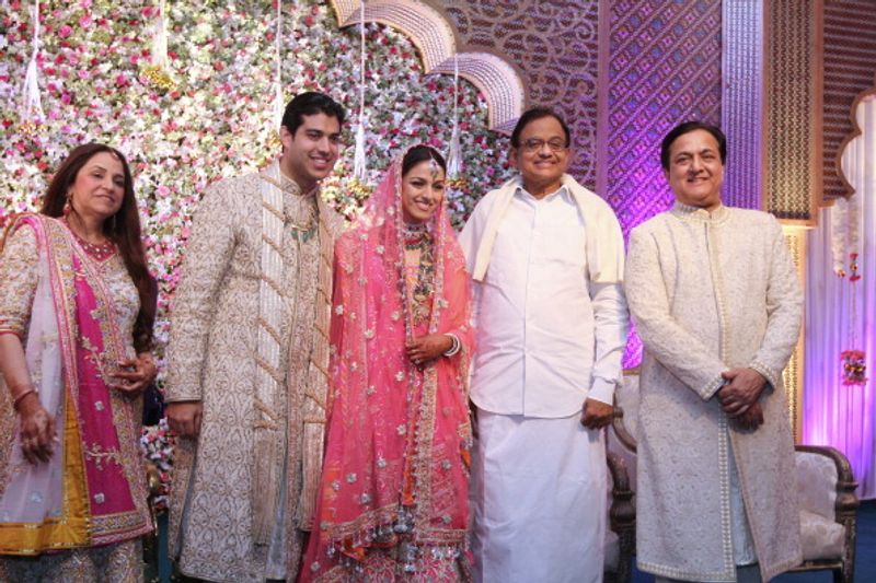 Rana Kapoor daughters Radha Rakhi Roshni information Yes Bank News Updates kpn