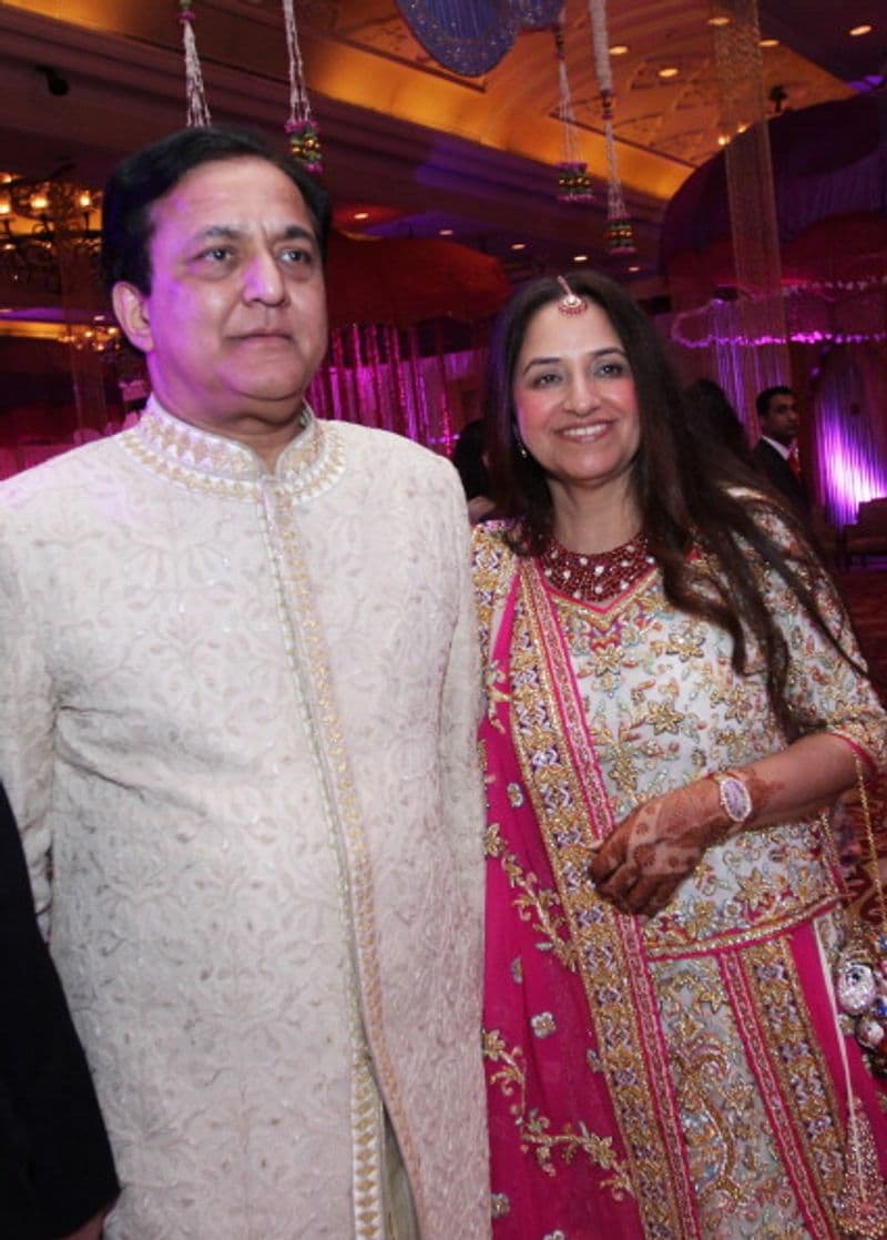 Rana Kapoor daughters Radha Rakhi Roshni information Yes Bank News Updates kpn