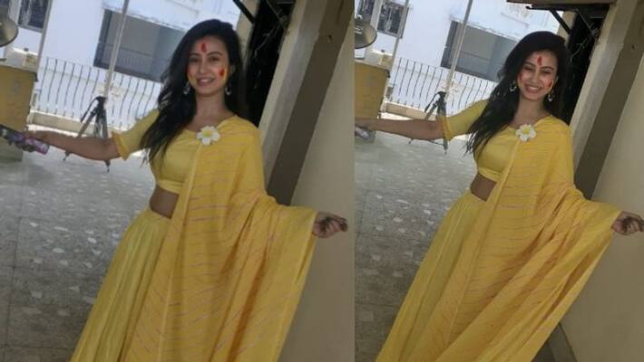 Actress Monami Ghosh celebrated holi Actress Monami Ghosh celebrated holi
