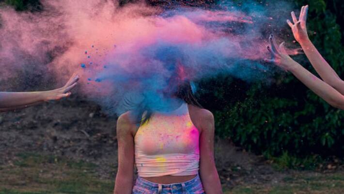 These series of stories of Bengal on Holi day will surprise you These series of stories of Bengal on Holi day will surprise you