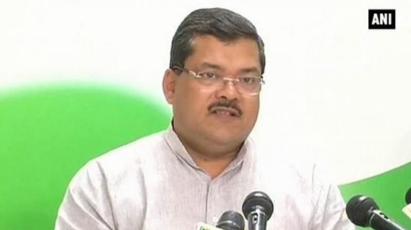 Congress leader Mukul Wasnik gets married at 60 In Delhi