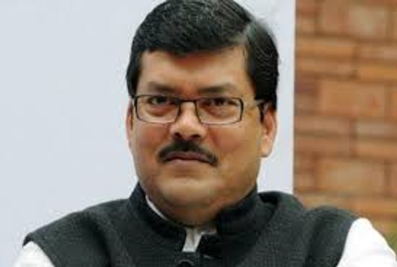 Congress leader Mukul Wasnik gets married at 60 In Delhi