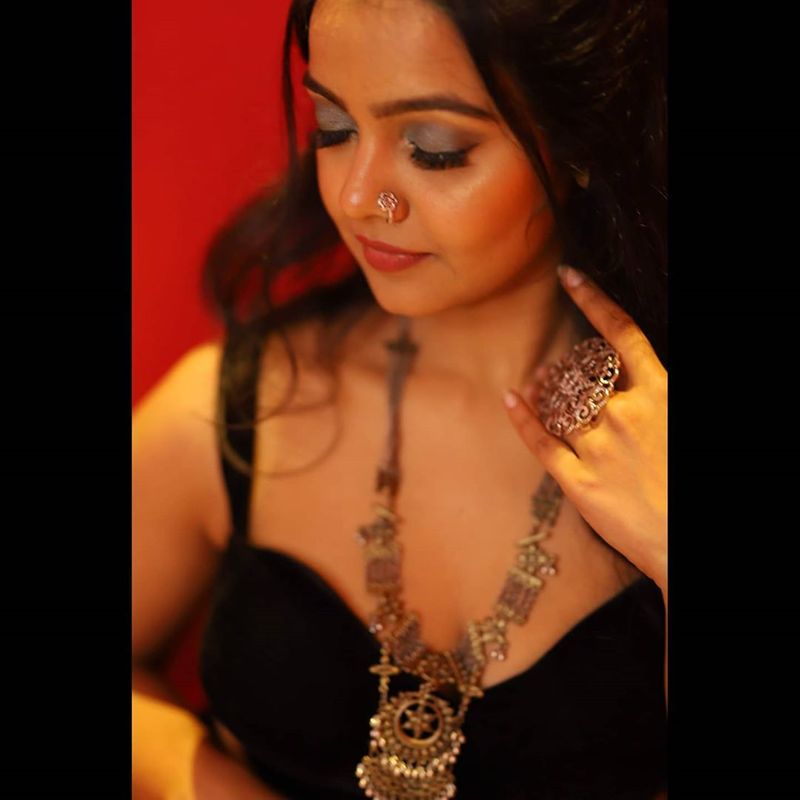 Nithyashetty cute photo gallery