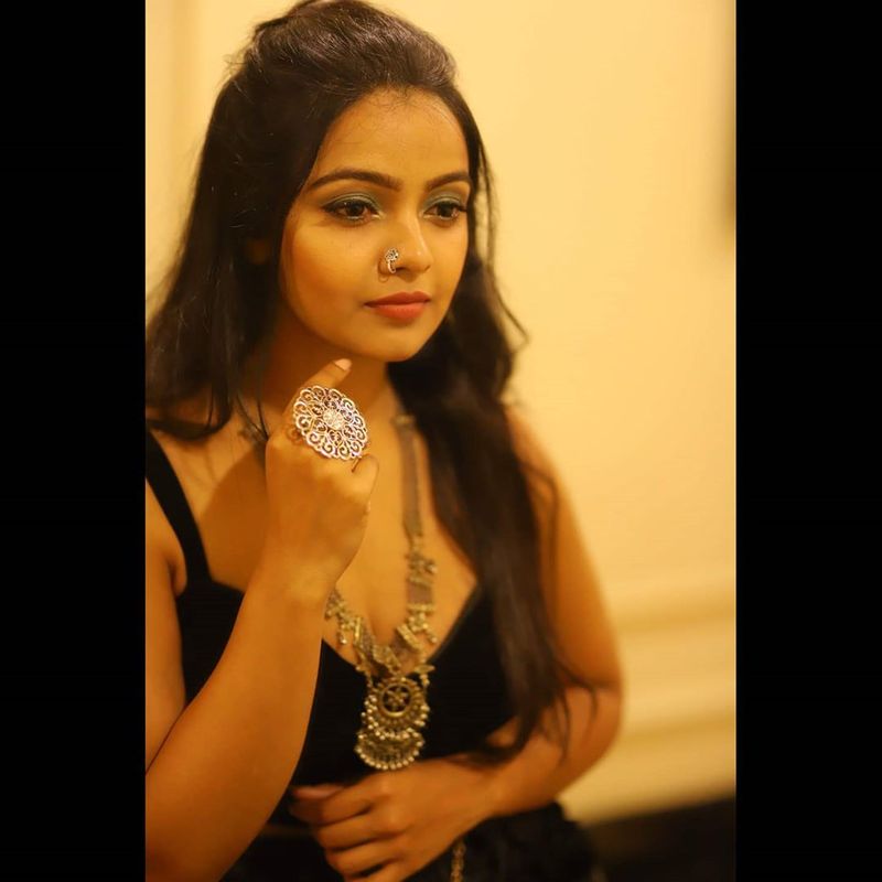 Nithyashetty cute photo gallery