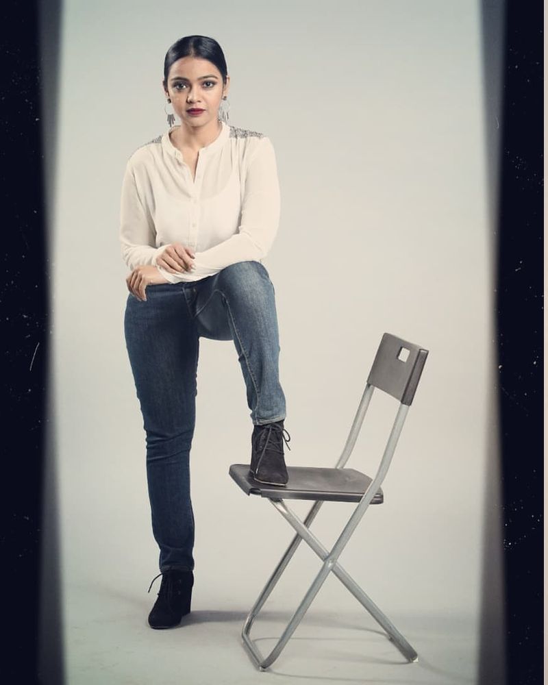 Nithyashetty cute photo gallery