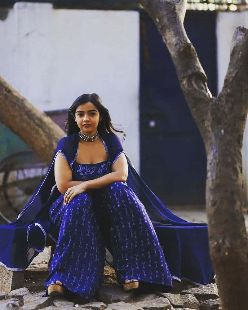 Nithyashetty cute photo gallery
