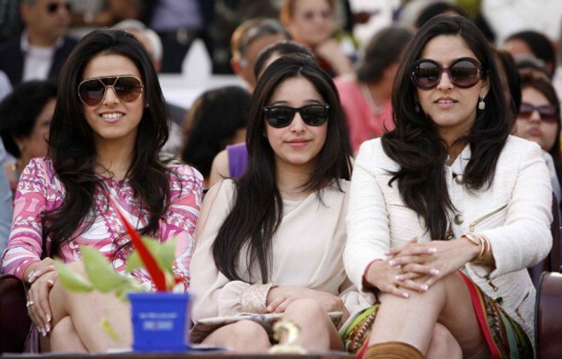 yes bank owner rana kapoors made luxurious bungalow is next to mukesh ambanis antilia kpr