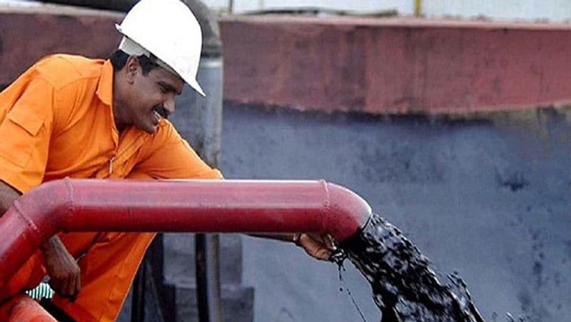 So petrol will be sold at a price of 50 rupees, due to this, customers can have a bat KPM