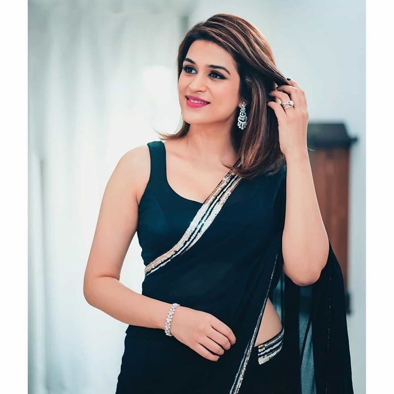 (Courtesy:Instagram) శ్రద్దా దాస్ ప్రస్తుతం బెంగాలీ, కన్నడ చిత్రాల్లో నటిస్తోంది.