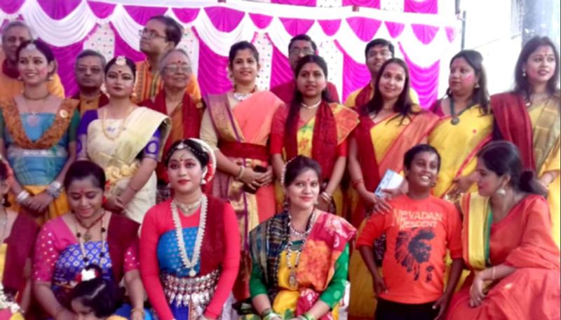 আনন্দ সমাগম এর শিল্পীদের সঙ্গে তাঁরাও এই অনুষ্ঠানে অংশগ্রহন করেছেন।